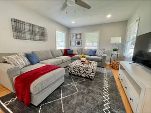 Image of Stylish 4 bedroom House Close to Both the Heart of Bryan and College Station