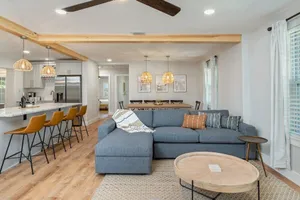 Image of Stunning updated 4 bedroom home. 8 mins from beach