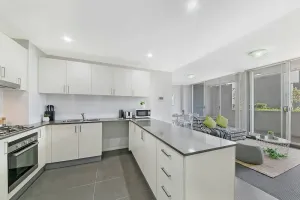 Image of Warrick Fram | 2 Beds APT | FREE Parking | Walk to Westfield | Close to Hospital