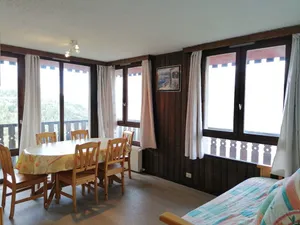 Image of Cozy 2-room apt, 80m from slopes, balcony, private parking