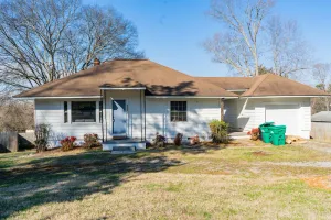 Image of Charming 2 Bedroom Retreat in Prime Location!