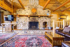 Image of Breathtaking Cabin & Views