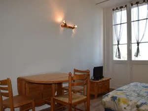 Image of Studio cosy près des quais d'Evian - FR-1-498-51