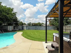 Image of Private Pool, Hot Tub & Outdoor Grill in OKC