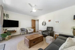 Image of BEAUTIFULLY RENOVATED 3 BEDROOM APARTMENT