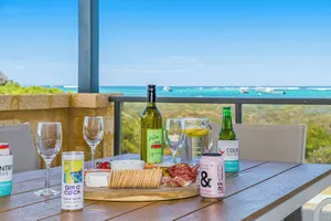 Image of Endless Summer - Perfect Location