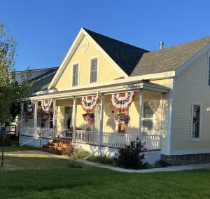 Image of Beautiful 2BR, 2BA Condo in Historic Downtown Home Sleeps 4