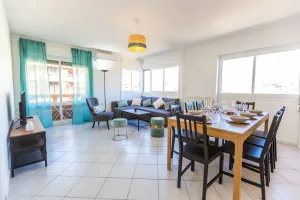 Image of Superbe 100m2 - 2 Balcons - Proche Gare - Climatisé