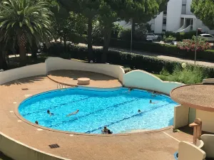 Image of Apartment with swimming pool - garage - air conditioning. - beach 200m away - WIFI