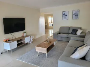 Image of Spacious Double Storey 4 Bedroom\/2.5 Bath House