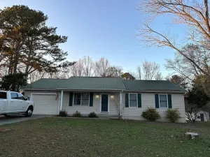 Image of 3-5 mins from Goose Pond boat ramps, clean, inviting and many 5 star reviews!