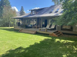 Image of -Lewisia Lodge River Retreat