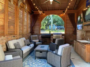 Image of 5-Star Spacious & Private Downtown Natchez Home!
