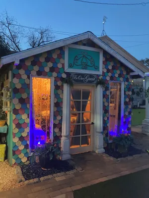 Image of 🧡❤️Glamping INN Color!💚💙