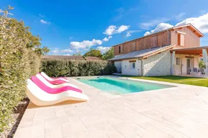 Image of Stone tobacco drying shed, gîte with swimming pool near Saint Emilion