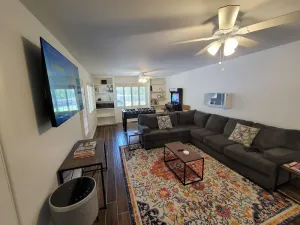Image of Casa de La Cruz - 3BR 3BA -w\/ Plasma Air Technology 2,200sf Sleeps 10