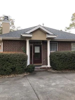 Image of Adorable cottage located minutes from beaches, shopping, dining!