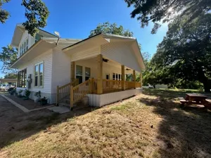 Image of Enjoy a Relaxing Retreat to The Farmhouse in the East Texas Countryside!