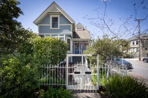 Image of Gorgeous Upper Flat in Historic Berkeley Queen Anne Duplex