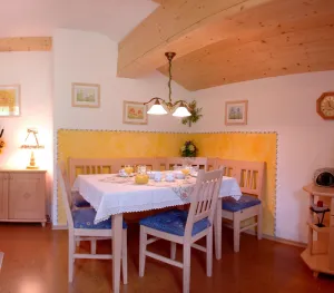 Image of Ferienwohnung Taubensee, 1-2 Personen, 45 qm, Bad + Dusche\/WC, Südbalkon, TV, 1 Schlafzimmer, Nichtraucher