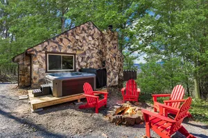 Image of Amazing Views, Hot Tub, Fire Pit, Deck & Fireplace