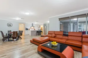Image of Bulla Lodge - Melbourne 6 Bdrm Spacious & Modern