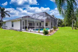 Image of Elegant and Spacious 3 BR House w\/ Heated Pool