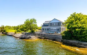 Image of Stone Cove Cottage at Sacket on Lake Ontario