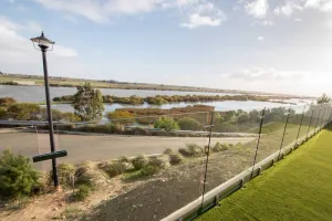 Image of ‘Serenity’ and sweeping Murray River views