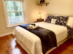 Image of Peacefully nestled in a walnut grove. Hot Tub. BBQ. 2 King Beds. Sleeps 8+.