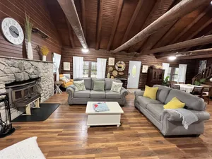 Image of Peaceful cabin on 10 acres w\/ pond - close to Prairie Creek Reservoir
