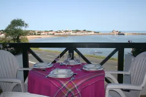 Image of Apartment with sea view, facing the fort of Socoa and the bay of St Jean de Luz 3 *