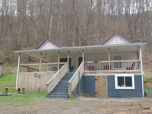 Image of Cozy house, 2 bed, 1 bath, full kitchen, close to Bearwallow