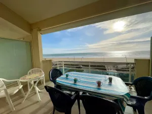 Image of Appartement T2 + Mezzanine avec 2 Salles d'Eau et Parking Privé, Bord de Mer - St-Hilaire-de-Riez - FR-1-323-336