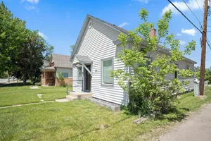 Image of Newly Re-Finished 2 bed, 1 bath close to downtown