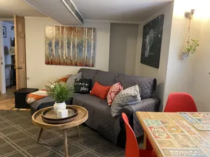 Image of 10-15 MIN FROM O'HARE CHICAGO-LOVELY 3BEDROOMS GARDEN APARTMENT