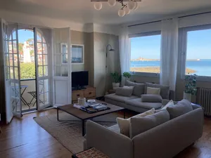 Image of St Jean De Luz, Rare & Beautiful Sunny Beach Front Apartment (Renovated)