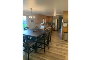 Image of Green Bay Central Location! Great Yard! Big Deck! Bike Trails! Dog Park!Private!