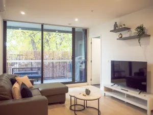 Image of Classy & Spacious 2 Bedroom, 2 Bathroom (En Suite)