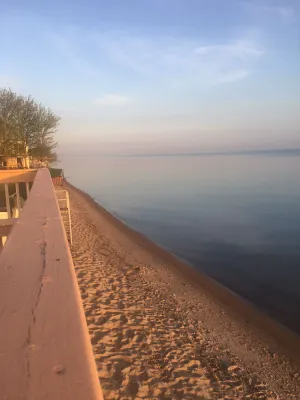 Image of Beautiful updated cottage; sleeps 6; short stroll to shared, private sandy BEACH