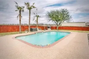 Image of Luxurious & Spacious 6BR w\/ Pool\/Kayak\/Lake\/Golf