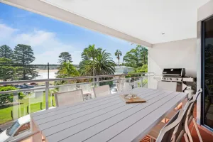 Image of \"The Verandah\" - Ocean Views