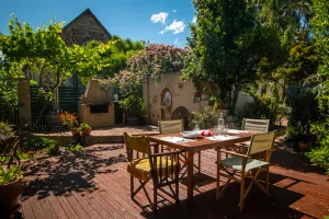 Image of Cutest Cottage in heart of  Milton - Queen Bee (and dog friendly too!)