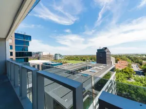 Image of The Fawkner Apartment Bay-view pool/Gym Free Parking