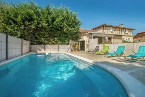 Image of Homerez - Charming villa in the Courrensan countryside with private pool