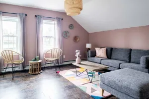 Image of Beautiful & Cozy Apt For Your Group ★ Hosts 6 People | Near Downtown & Fed. Hill