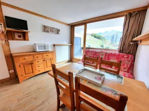 Image of Resort center, 4th floor, balcony, tv, ski locker, 24m², Les Menuires