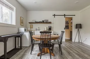 Image of Secluded Suite Close to Downtown