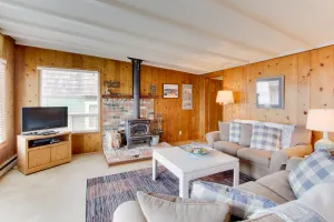 Image of Cozy Cottage with Spectacular Ocean Views - Dog Friendly