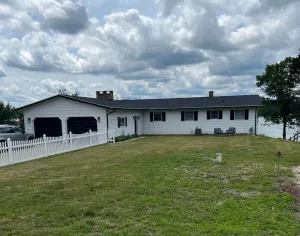 Image of 5BR Lakefront Getaway with hot tub